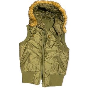 Size small Camo green puffer vest